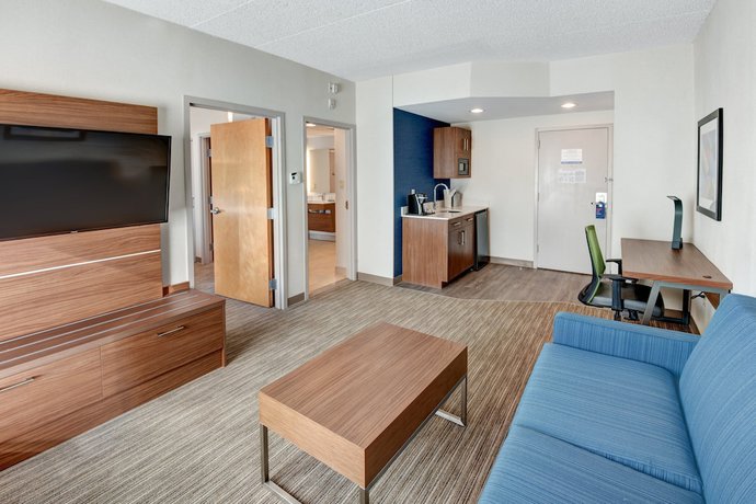 Imagen de la habitación del Hotel Holiday Inn Express and Suites West Long Branch, An Ihg. Foto 17