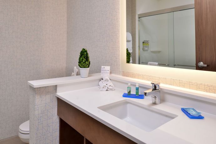 Imagen de la habitación del Hotel Holiday Inn Express and Suites West Melbourne, an IHG. Foto 4