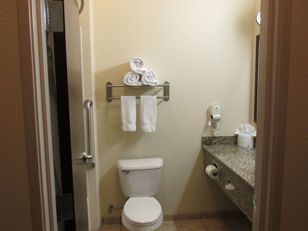 Imagen de la habitación del Hotel Holiday Inn Express and Suites Wheeling, an IHG, Triadelphia. Foto 9