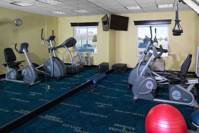 Imagen de los interiores del Hotel Holiday Inn Express and Suites Wichita Northwest, an IHG. Foto 16