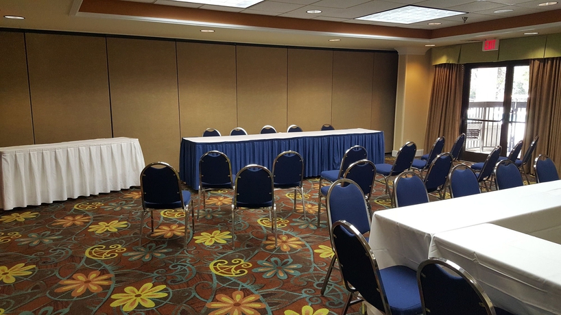 Imagen de los interiores del Hotel Holiday Inn Express and Suites Wilmington-university Ctr, An Ihg. Foto 8
