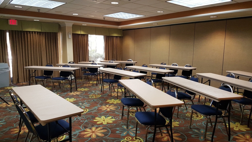 Imagen de los interiores del Hotel Holiday Inn Express and Suites Wilmington-university Ctr, An Ihg. Foto 9