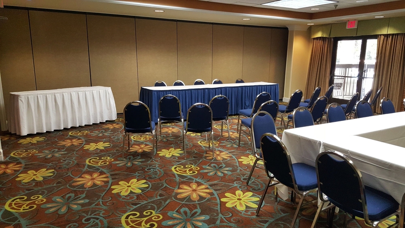 Imagen de los interiores del Hotel Holiday Inn Express and Suites Wilmington-university Ctr, An Ihg. Foto 10