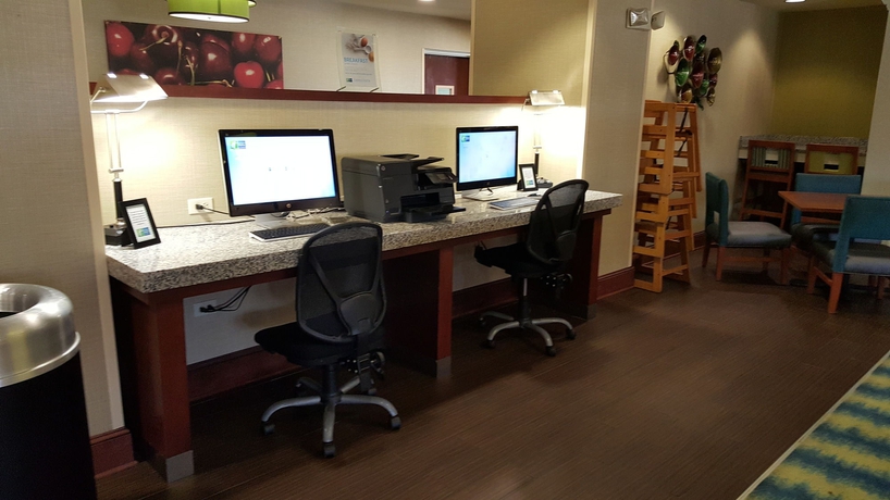 Imagen de los interiores del Hotel Holiday Inn Express and Suites Wilmington-university Ctr, An Ihg. Foto 11