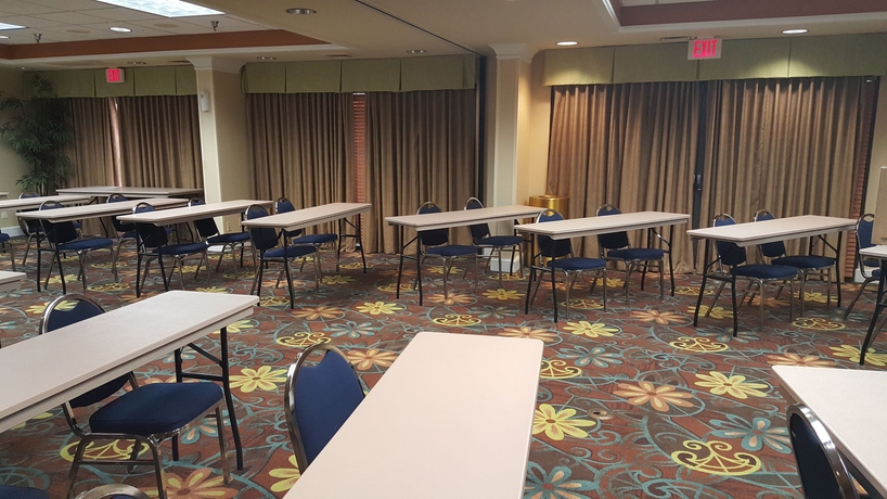 Imagen de los interiores del Hotel Holiday Inn Express and Suites Wilmington-university Ctr, An Ihg. Foto 13