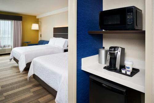 Imagen de la habitación del Hotel Holiday Inn Express and Suites Windsor East - Lakeshore, an IHG Hotel. Foto 14