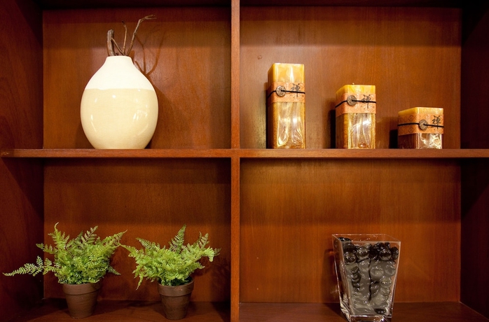 Imagen de los interiores del Hotel Holiday Inn Express and Suites Woodland Hills, An Ihg. Foto 17