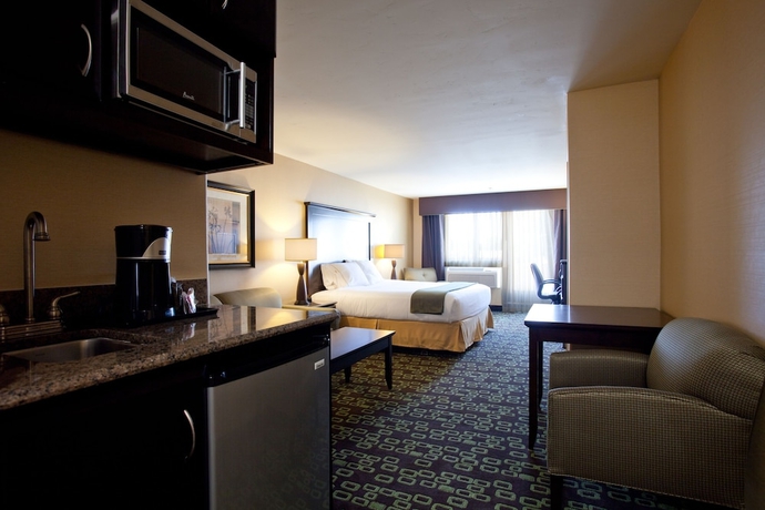 Imagen de la habitación del Hotel Holiday Inn Express and Suites Woodland Hills, An Ihg. Foto 11