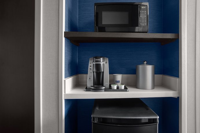 Imagen de la habitación del Hotel Holiday Inn Express and Suites Woodside LaGuardia Airport. Foto 9