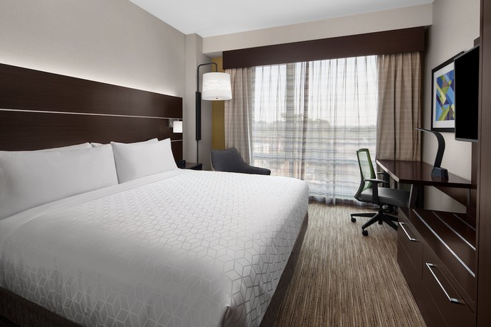 Imagen de la habitación del Hotel Holiday Inn Express and Suites Woodside LaGuardia Airport. Foto 14