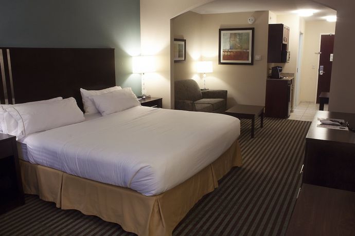 Imagen de la habitación del Hotel Holiday Inn Express and Suites Youngstown West - Austintown, An Ihg. Foto 9