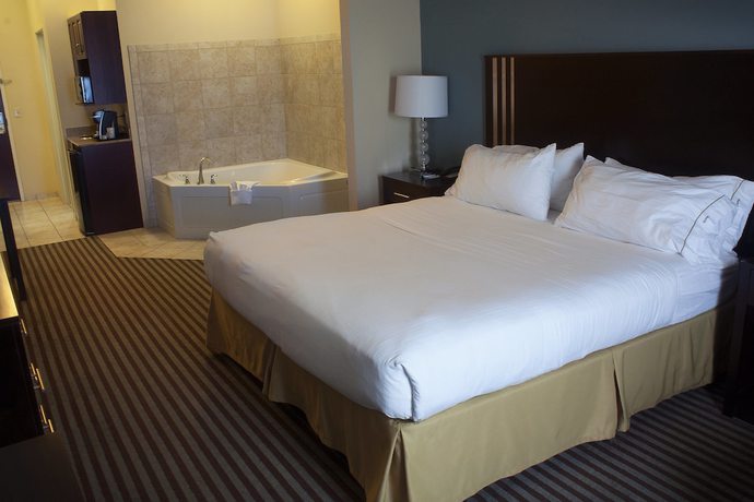 Imagen de la habitación del Hotel Holiday Inn Express and Suites Youngstown West - Austintown, An Ihg. Foto 12