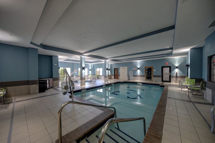 Imagen de la piscina del Hotel Holiday Inn Express and Suites Yukon, an IHG. Foto 19