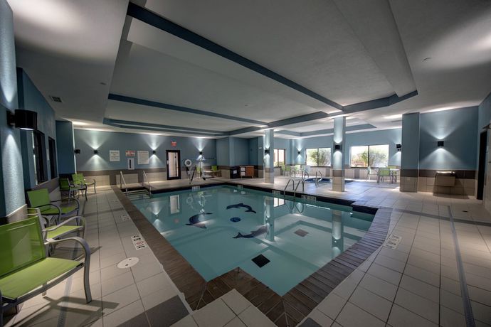 Imagen de la piscina del Hotel Holiday Inn Express and Suites Yukon, an IHG. Foto 20