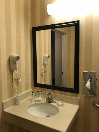 Imagen de la habitación del Hotel Holiday Inn Express and Suites Zion. Foto 9