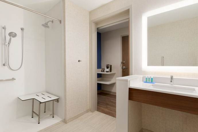 Imagen de la habitación del Hotel Holiday Inn Express and Suites-cincinnati Ne - Red Bank Road, An Ihg. Foto 15
