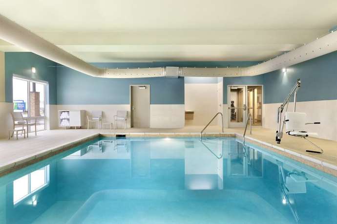 Imagen de la piscina del Hotel Holiday Inn Express and Suites-cincinnati Ne - Red Bank Road, An Ihg. Foto 20