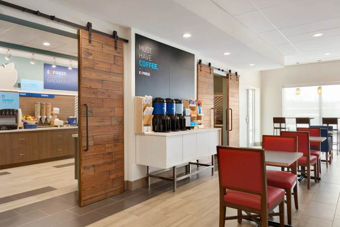 Imagen del bar/restaurante del Hotel Holiday Inn Express and Suites-cincinnati Ne - Red Bank Road, An Ihg. Foto 4