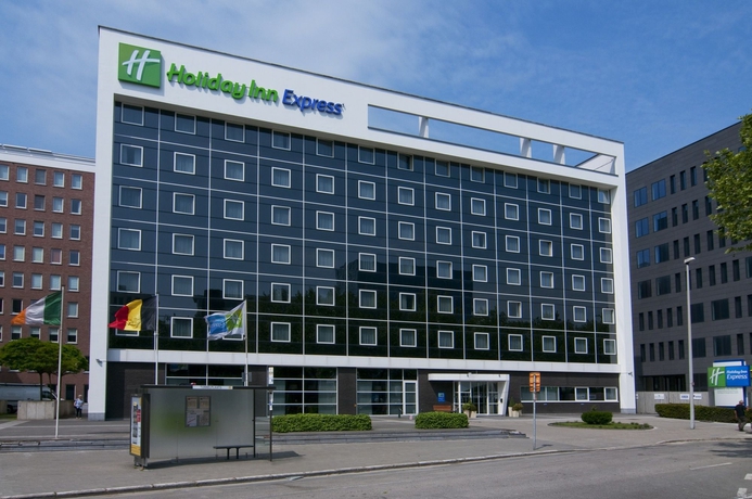 Imagen de los exteriores del Hotel Holiday Inn Express ciudad de Amberes Norte. Foto 9