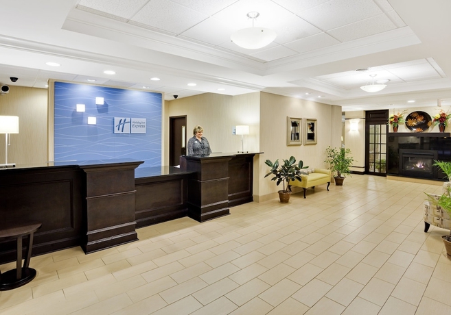 Imagen de los interiores del Hotel Holiday Inn Express y Suites Lebanon. Foto 17