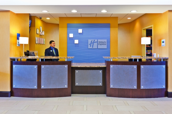 Imagen de los interiores del Hotel Holiday Inn Express y Suites Opryland. Foto 10