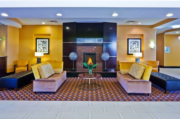 Imagen de los interiores del Hotel Holiday Inn Express y Suites Opryland. Foto 12