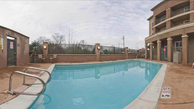Imagen de la piscina del Hotel Holiday Inn Express&reg; Windsor Sonoma Wine Country, an IHG. Foto 18