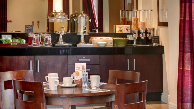 Imagen del bar/restaurante del Hotel Holiday Inn Fareham - Solent, An Ihg. Foto 4