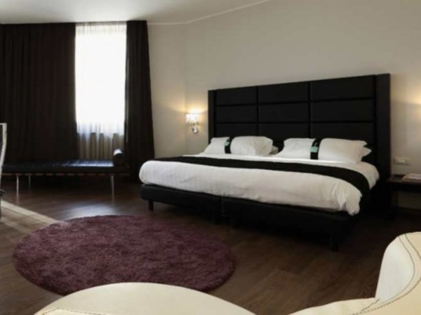 Imagen general del Hotel Holiday Inn Genoa City, An Ihg. Foto 2