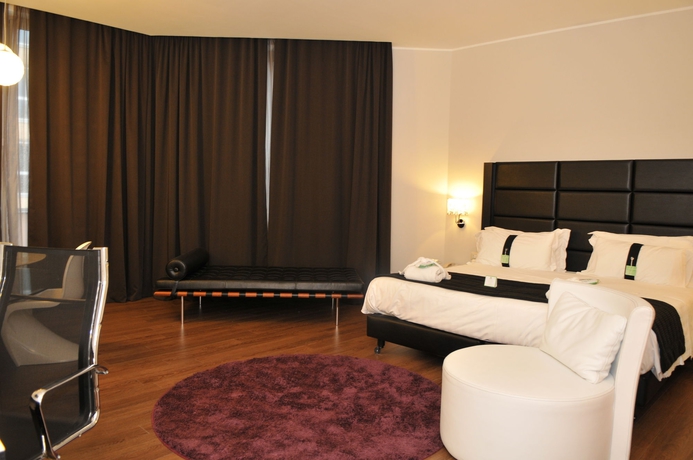 Imagen de la habitación del Hotel Holiday Inn Genoa City, An Ihg. Foto 9