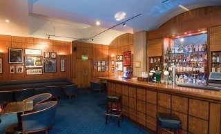 Imagen del bar/restaurante del Hotel Holiday Inn Glasgow City West. Foto 2