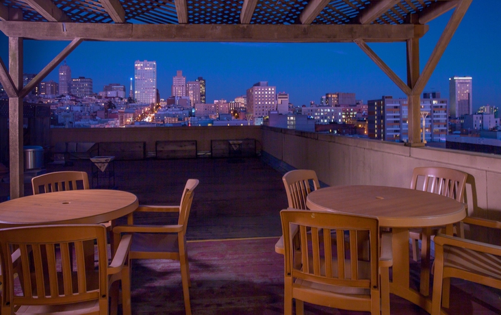 Imagen del bar/restaurante del Hotel Holiday Inn Golden Gateway, An Ihg. Foto 4