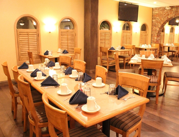 Imagen del bar/restaurante del Hotel Holiday Inn Great Falls- Convention Center, An Ihg. Foto 5