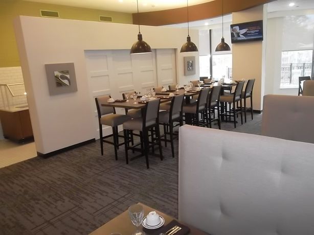 Imagen de los interiores del Hotel Holiday Inn Greensboro Coliseum, An Ihg. Foto 9