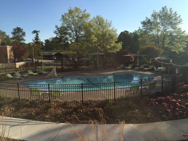 Imagen del bar/restaurante del Hotel Holiday Inn Greensboro Coliseum, An Ihg. Foto 3