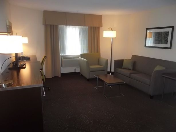 Imagen del bar/restaurante del Hotel Holiday Inn Greensboro Coliseum, An Ihg. Foto 4
