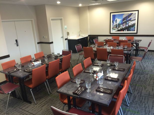 Imagen de la habitación del Hotel Holiday Inn Greensboro Coliseum, An Ihg. Foto 7
