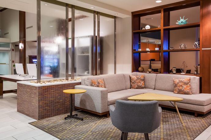 Imagen de los interiores del Hotel Holiday Inn Gulfport Airport, an IHG. Foto 17