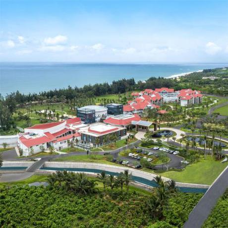 Imagen general del Hotel Holiday Inn Hainan Xiangshui Bay, an IHG. Foto 10