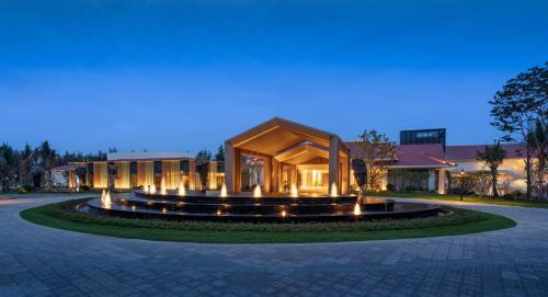 Imagen general del Hotel Holiday Inn Hainan Xiangshui Bay, an IHG. Foto 9