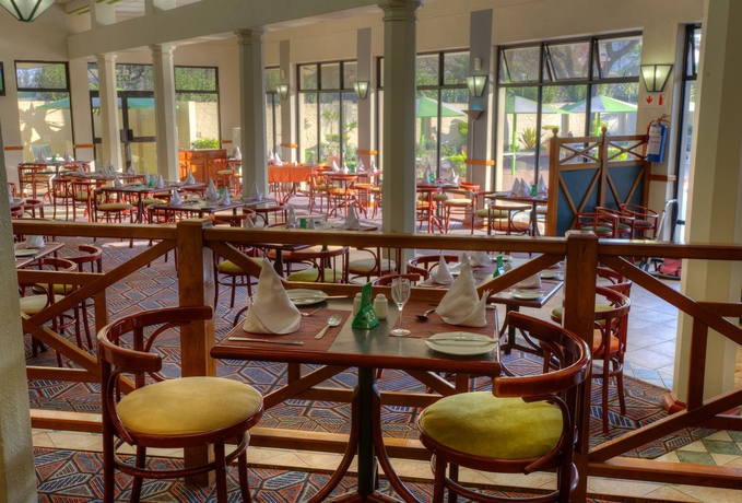 Imagen del bar/restaurante del Hotel Holiday Inn Harare, An Ihg. Foto 5