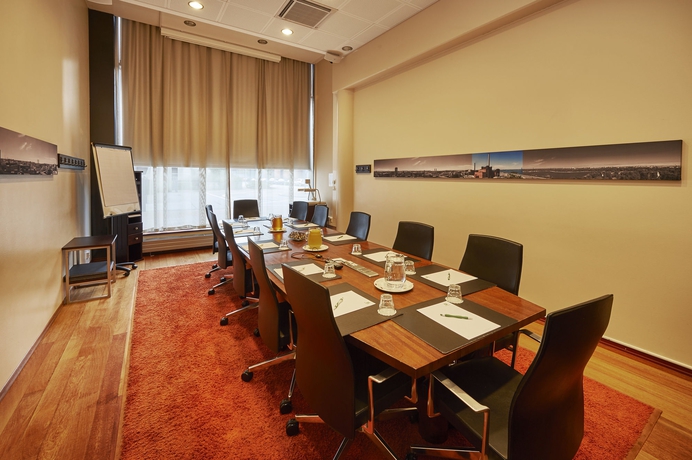 Imagen de los interiores del Hotel Holiday Inn Helsinki West- Ruoholahti, An Ihg. Foto 12