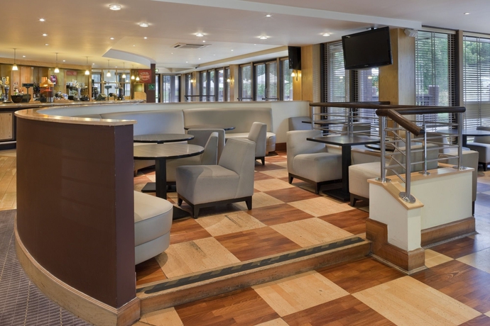 Imagen del bar/restaurante del Hotel Holiday Inn Hemel Hempstead M1, Jct. 8, An Ihg. Foto 2