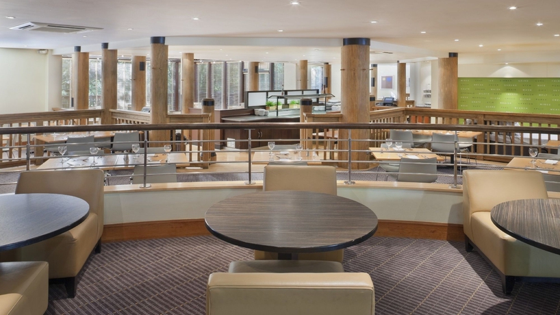 Imagen del bar/restaurante del Hotel Holiday Inn Hemel Hempstead M1, Jct. 8, An Ihg. Foto 4