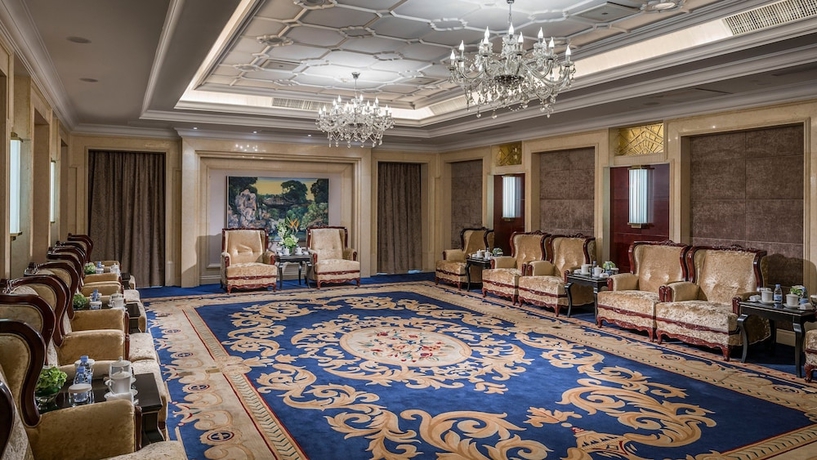 Imagen del bar/restaurante del Hotel Holiday Inn Hotel And Suites Wuhan New City, An Ihg Hotel. Foto 2