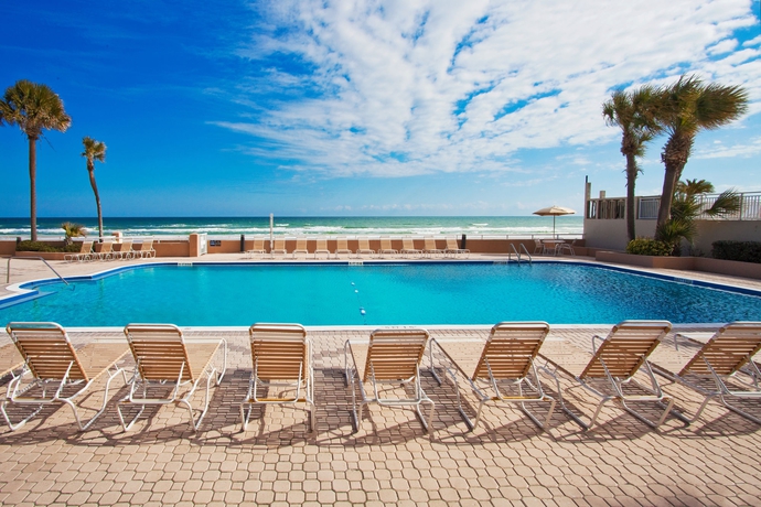 Imagen de la piscina del Hotel Holiday Inn Hotel and Suites Daytona Beach On The Ocean. Foto 15
