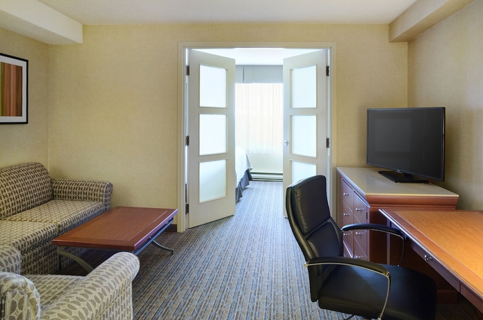 Imagen de la habitación del Hotel Holiday Inn Hotel y Suites London. Foto 8