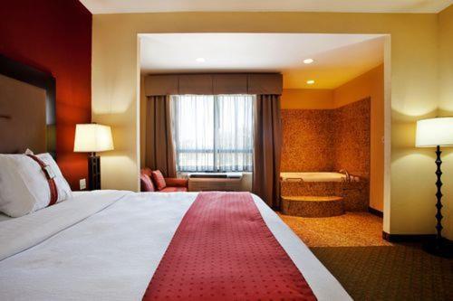Imagen de la habitación del Hotel Holiday Inn Houma, an IHG. Foto 9