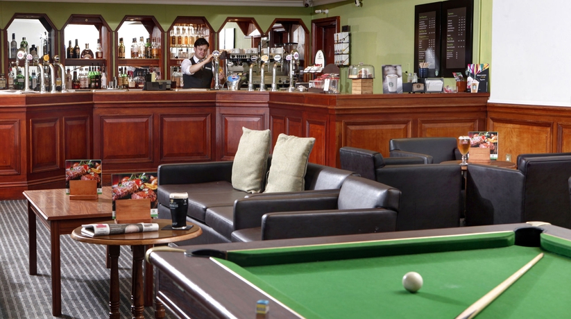 Imagen del bar/restaurante del Hotel Holiday Inn Hull Marina, An Ihg. Foto 5