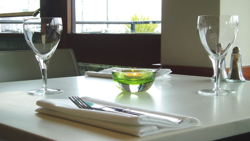 Imagen del bar/restaurante del Hotel Holiday Inn Hull Marina, An Ihg. Foto 6